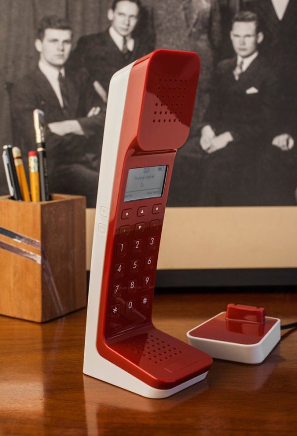 Swissvoice-L7-Detraform-Phone-1a-600x881