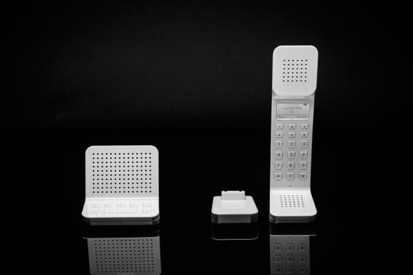 Swissvoice-L7-Detraform-Phone-2-600x399