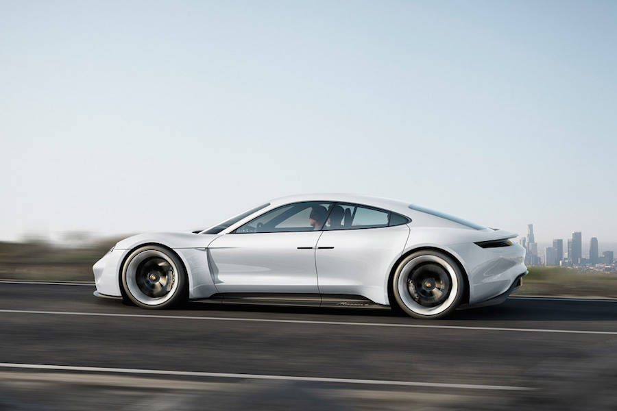 Porsche-Elektrikli-Arac (2)