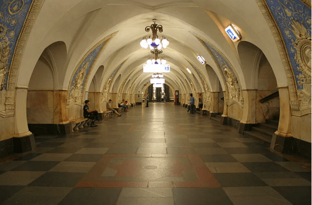 müzeyi-anımsatan-moskova-metrosu-18