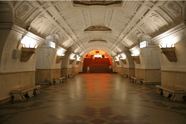 müzeyi-anımsatan-moskova-metrosu-19