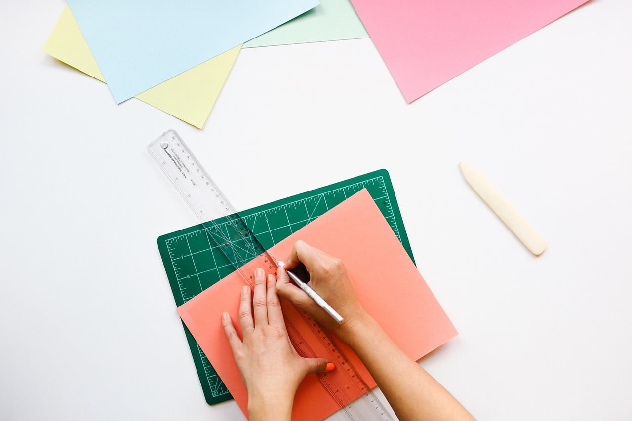 desk-office-pen-ruler (1)