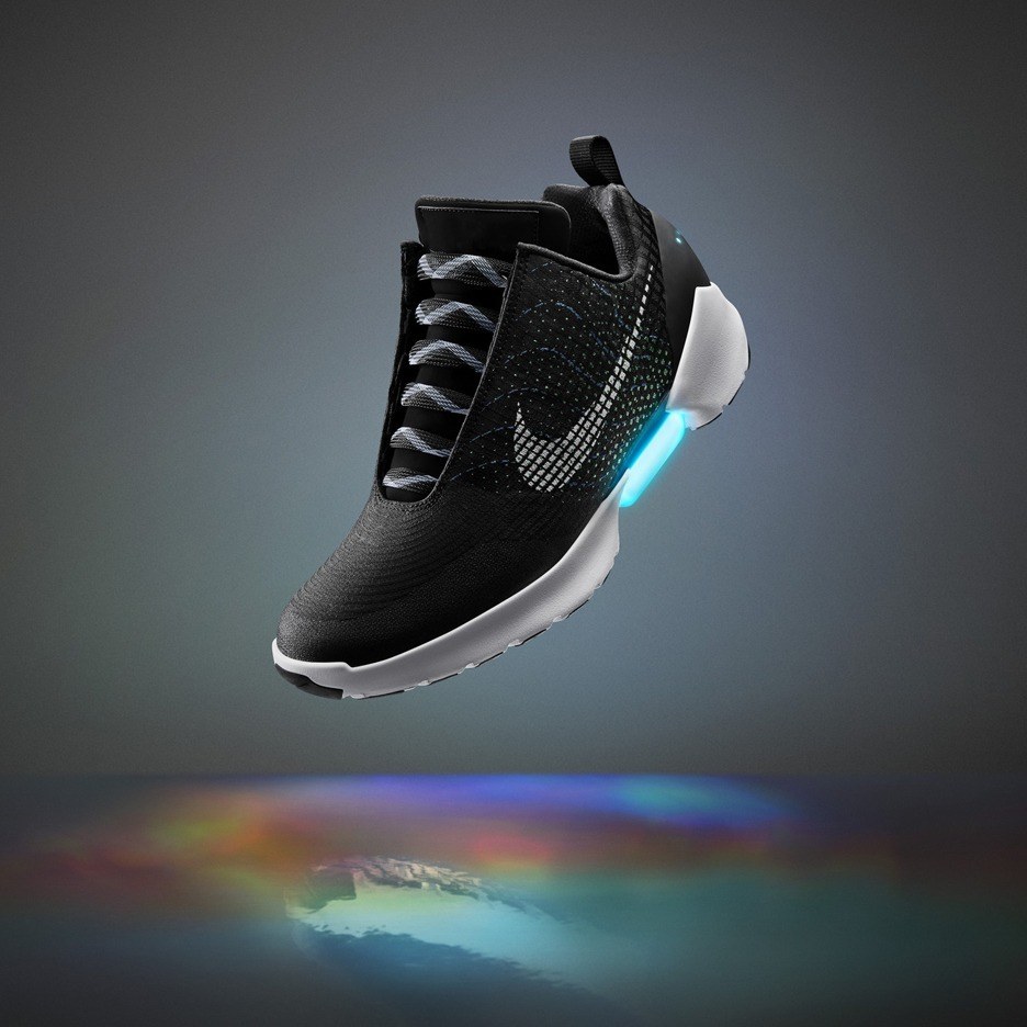 Nike_EARL_self_lacing_trainers_sneakers_HyperAdapt_dezeen_sq