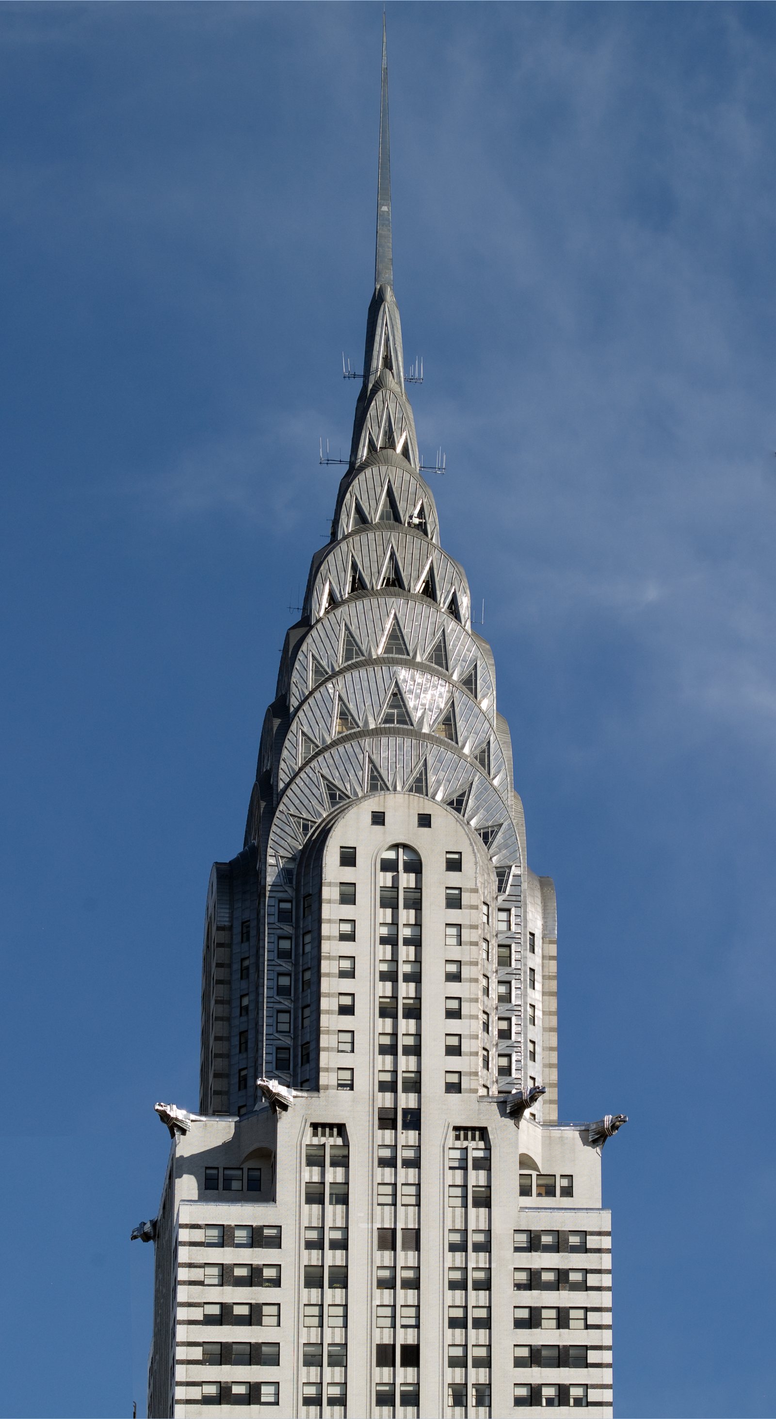 Chrysler Binası tepe süslemesi, New York, mimar William Van Alen, 1930